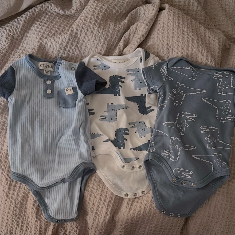 Adorable Blue and White Dinosaur Bodysuit Set